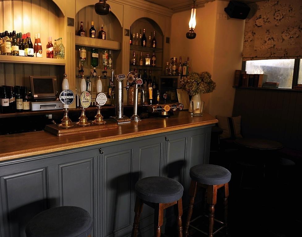 The Falcon Inn Painswick Exterior foto